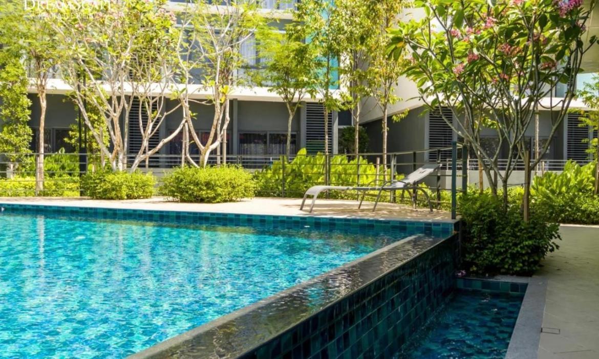 Apartment Core Soho Designer @ Klia Sepang